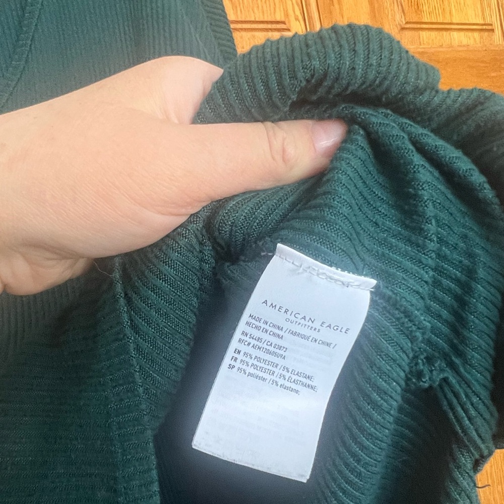 American Eagle - Dark Green Ribbed Knit Long Sleeve V-Neck Top - Picture 3 of 5